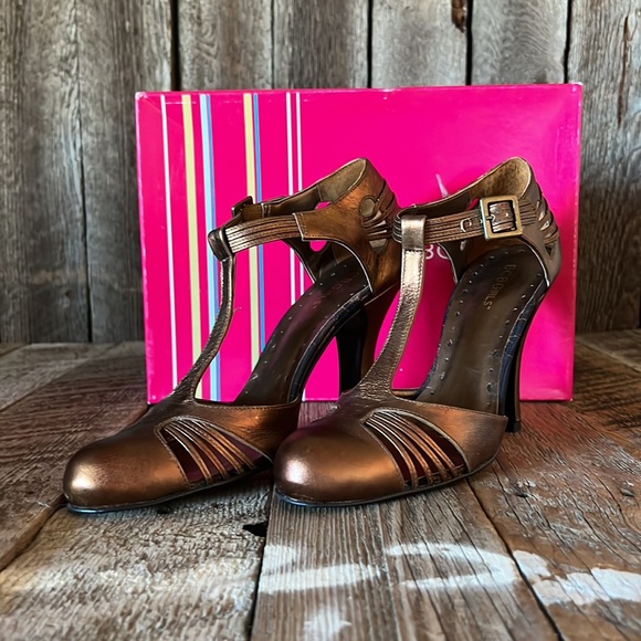 BCBGirls Marina bronze/chocolate Mary Jean shoes size 8M - Picture 10 of 11
